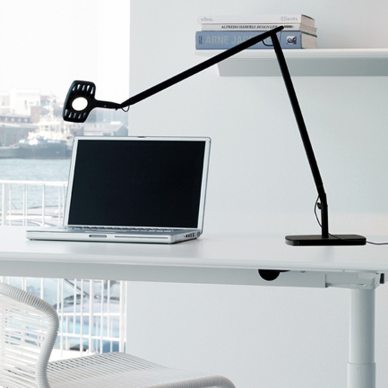 LUCEPLAN OTTO WATT TAVOLO NERO CON BASE AMBIENT