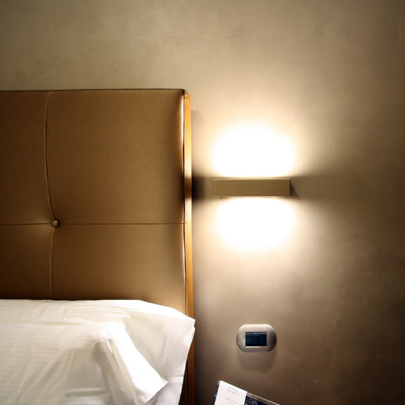 Essenza 22 CM -APPLIQUE LED COMODINO