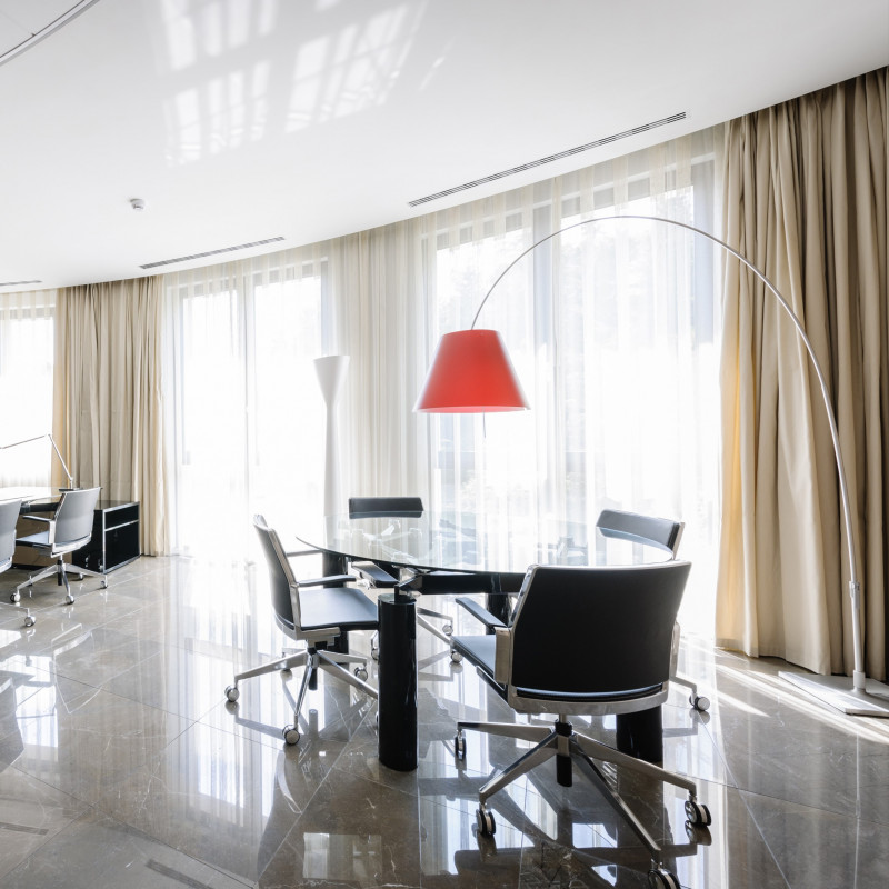 Luceplan Lady Costanza lampada da terra con stelo ad arco