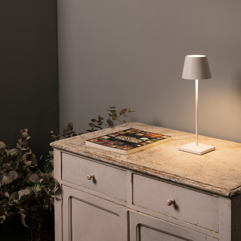 Lampada Portatile LED ricaricabile per esterni ed interni