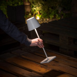 Lampada Portatile LED ricaricabile per esterni ed interni