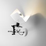 Stilnovo Triedro Lampada a parete orientabile